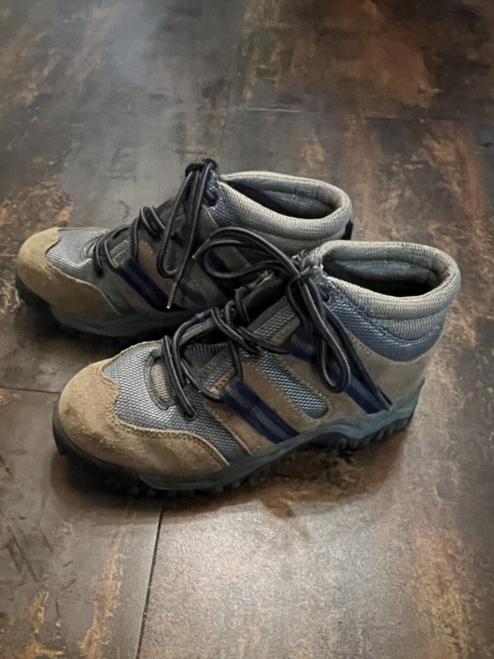 Old Navy Women's Navy, Grey and Tan Lace-Up Hiking Shoes, Size 4